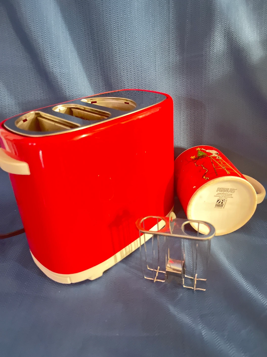 Red Peanuts Snoopy Hot Dog Toaster and Mug Set - photo 4