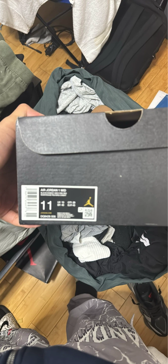 Jordan 1 mid sz 11 - photo 2