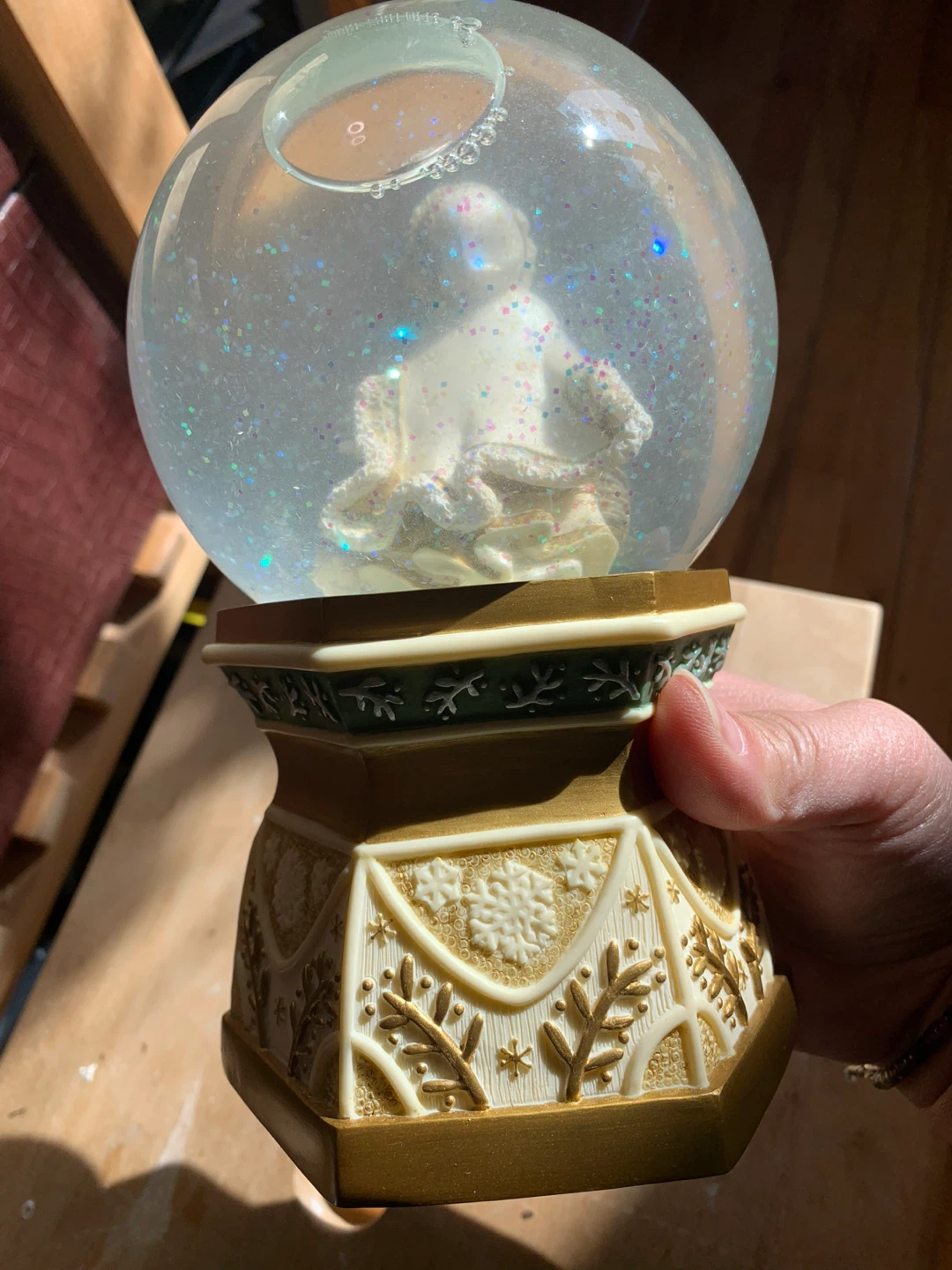 Heavy Porcelain Musical Snow Globe (lady with swan) decoration - photo 4