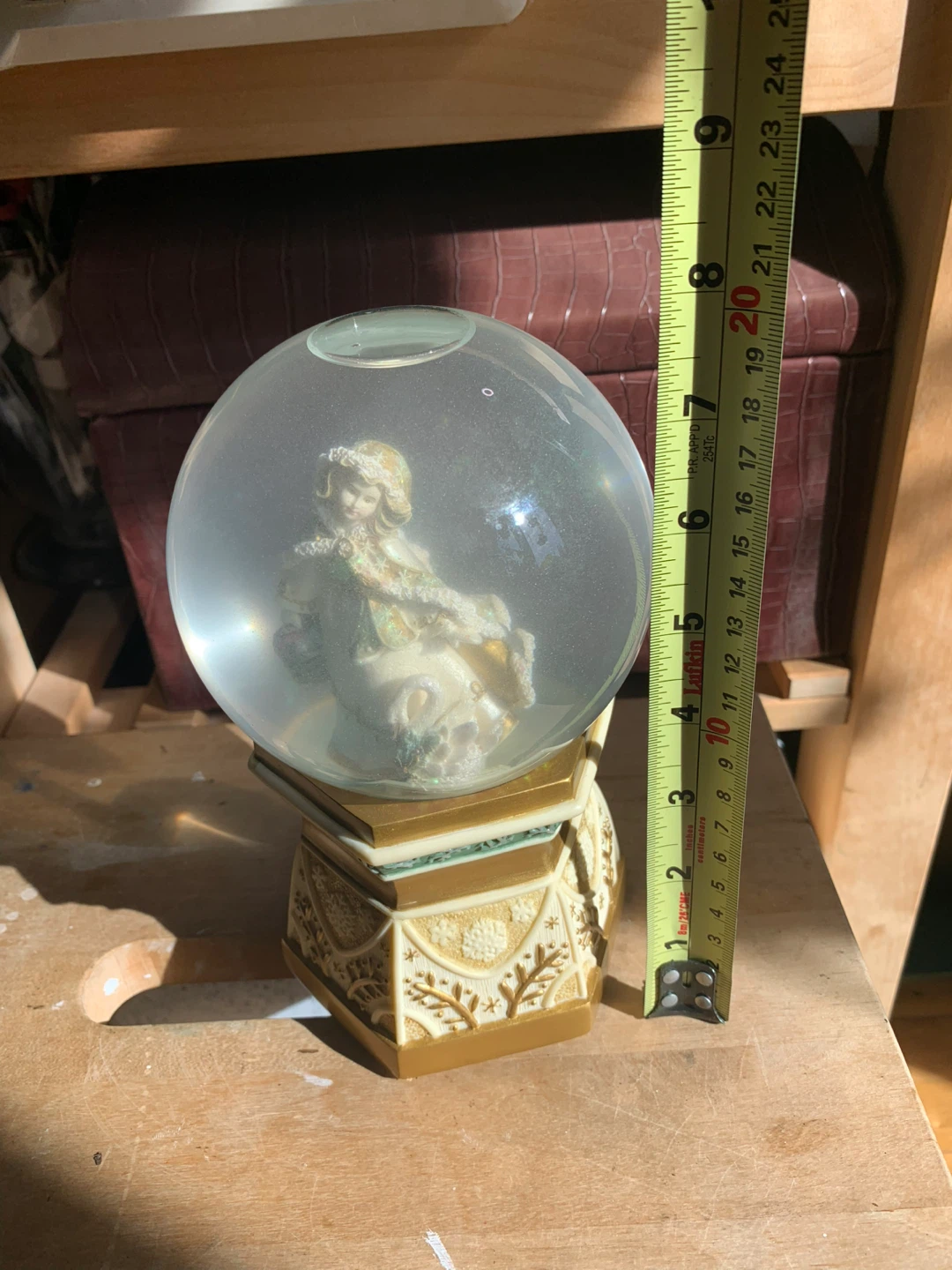 Heavy Porcelain Musical Snow Globe (lady with swan) decoration - photo 5