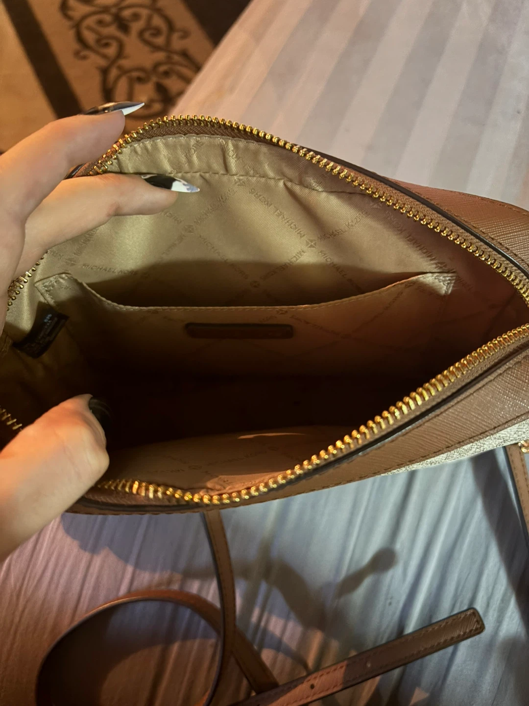 Michael Kors MK Signature shoulder Bag - photo 2