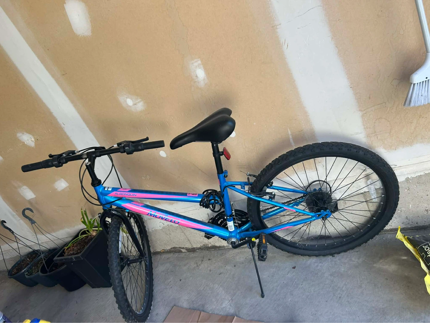 Movelo Blue Mountain Bike