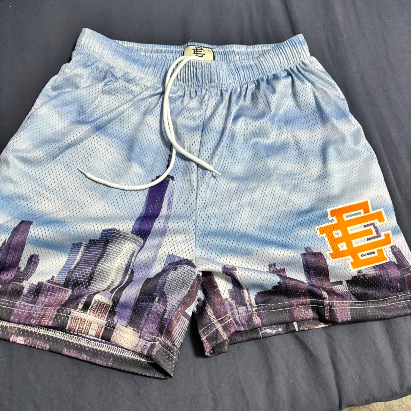 EE Basketball Shorts XL Cityscape Print