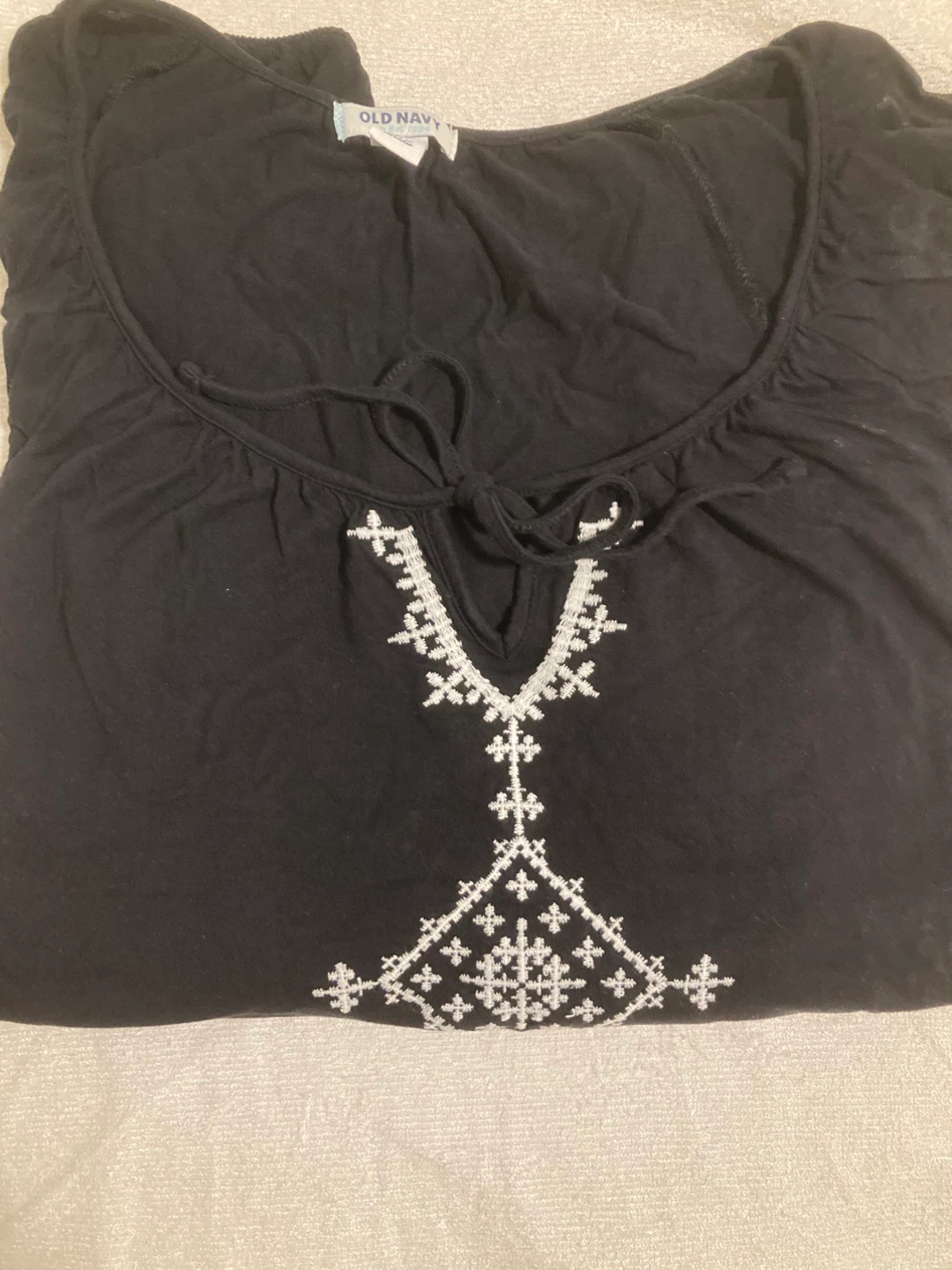 Old Navy Embroidered Top - photo 2
