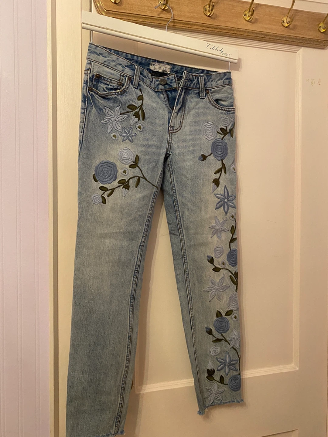 Free People Embroidered Light Wash Jeans - Women's Size 25 - photo 2