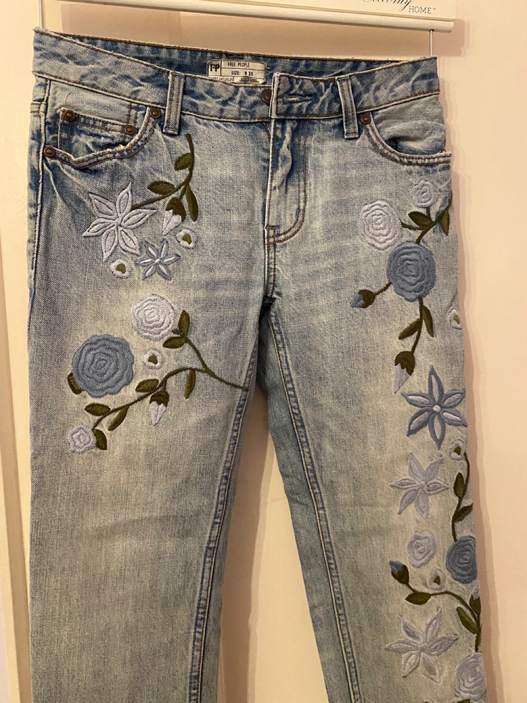 Free People Embroidered Light Wash Jeans - Women's Size 25 - photo 5