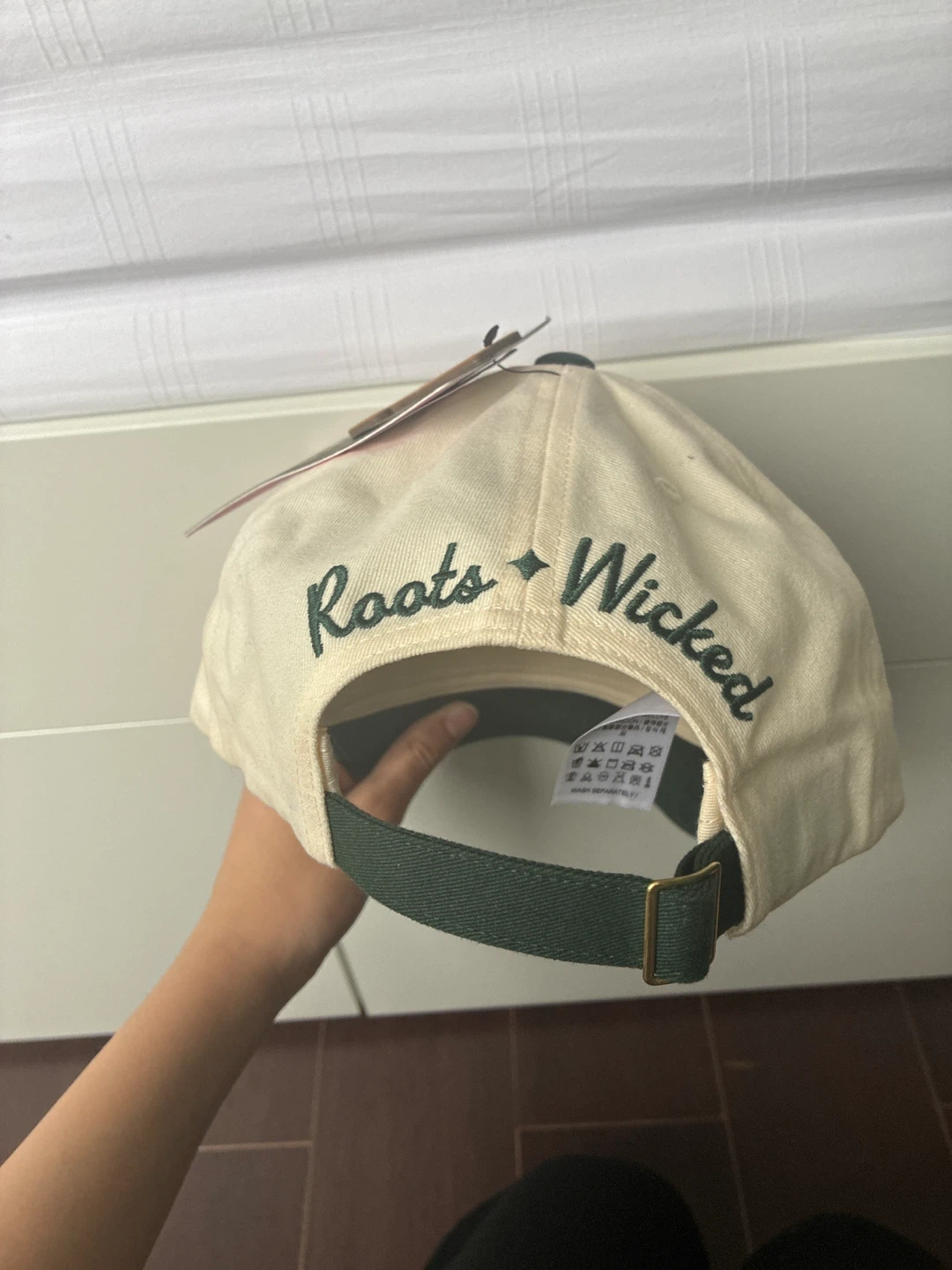 Roots baseball cap and socks - photo 4