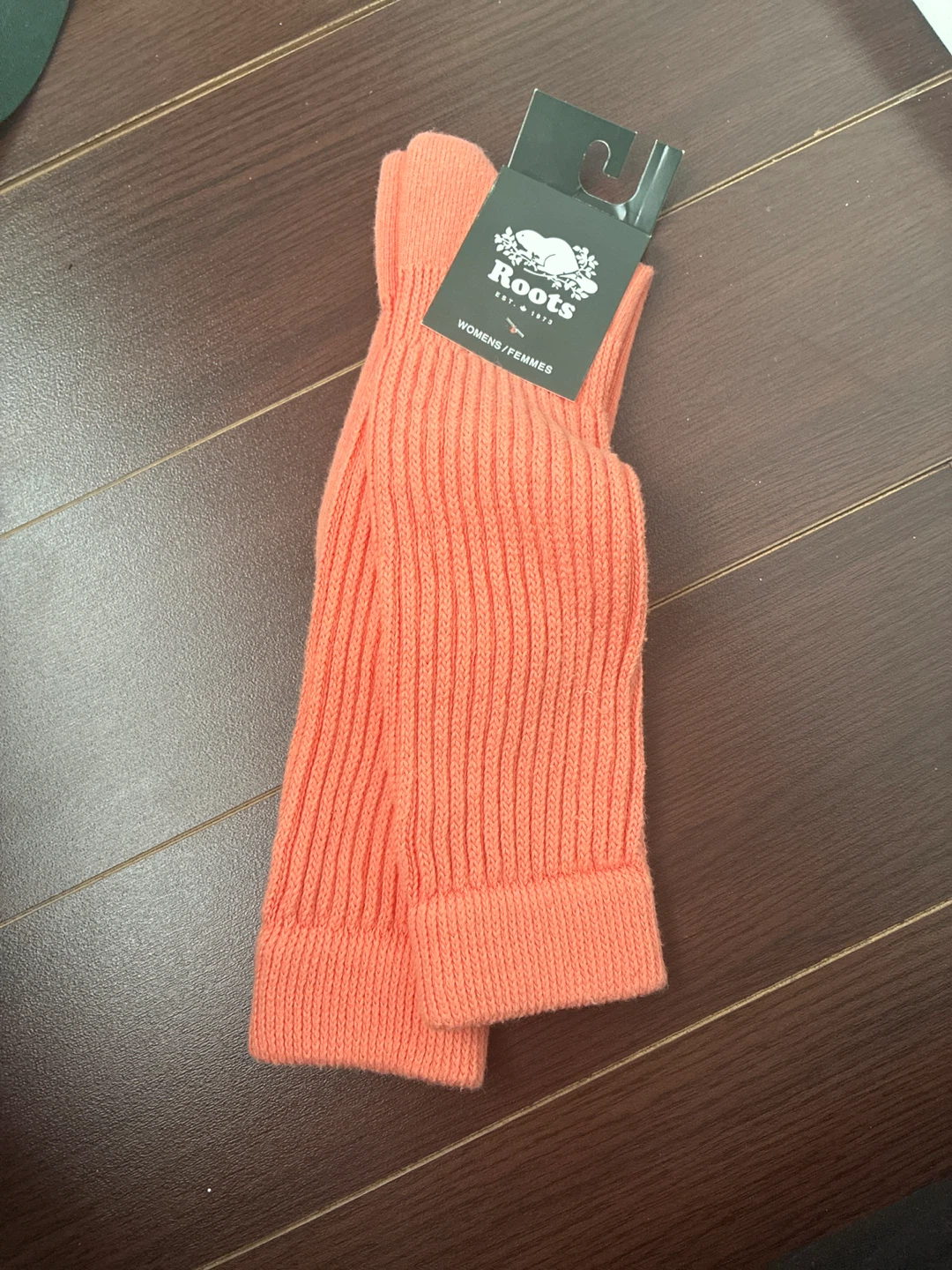 Roots baseball cap and socks - photo 2