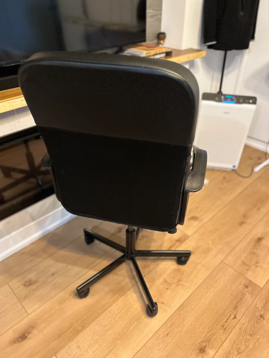 Black Office Chair - photo 4