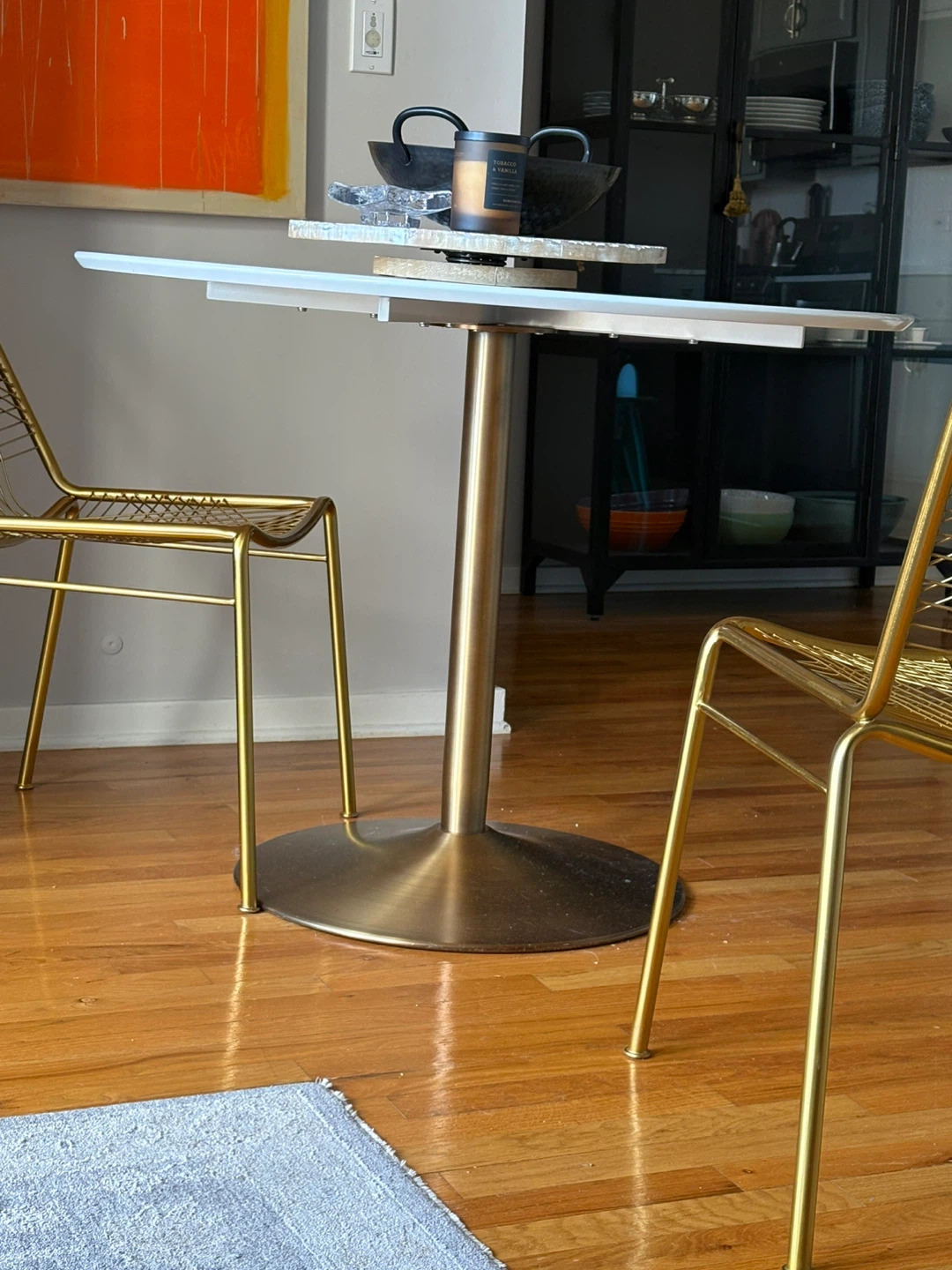 White Round Pedestal Dining Table - photo 2