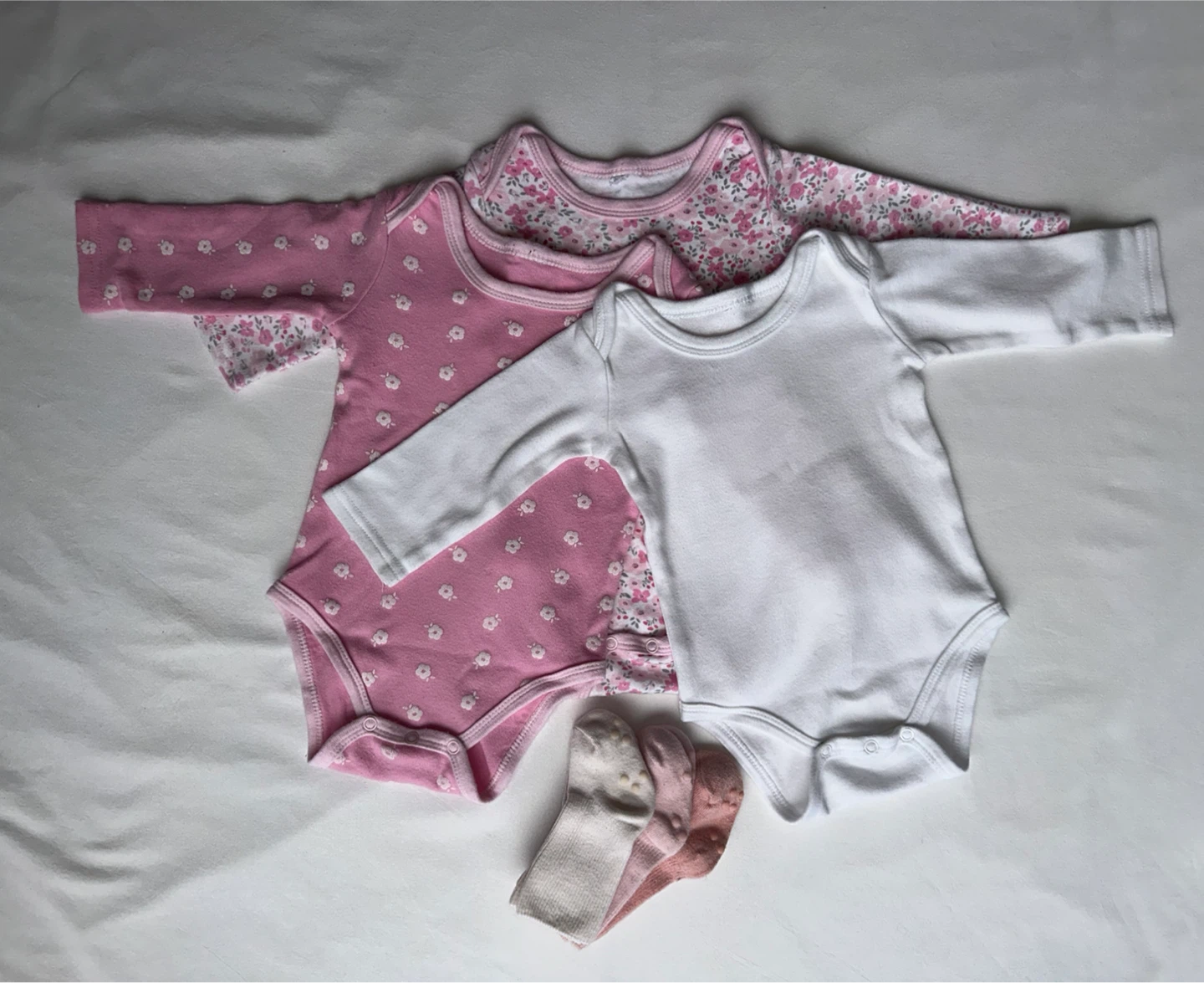 Baby Girl newborn bundle 0-3 Months (19 items) - photo 2