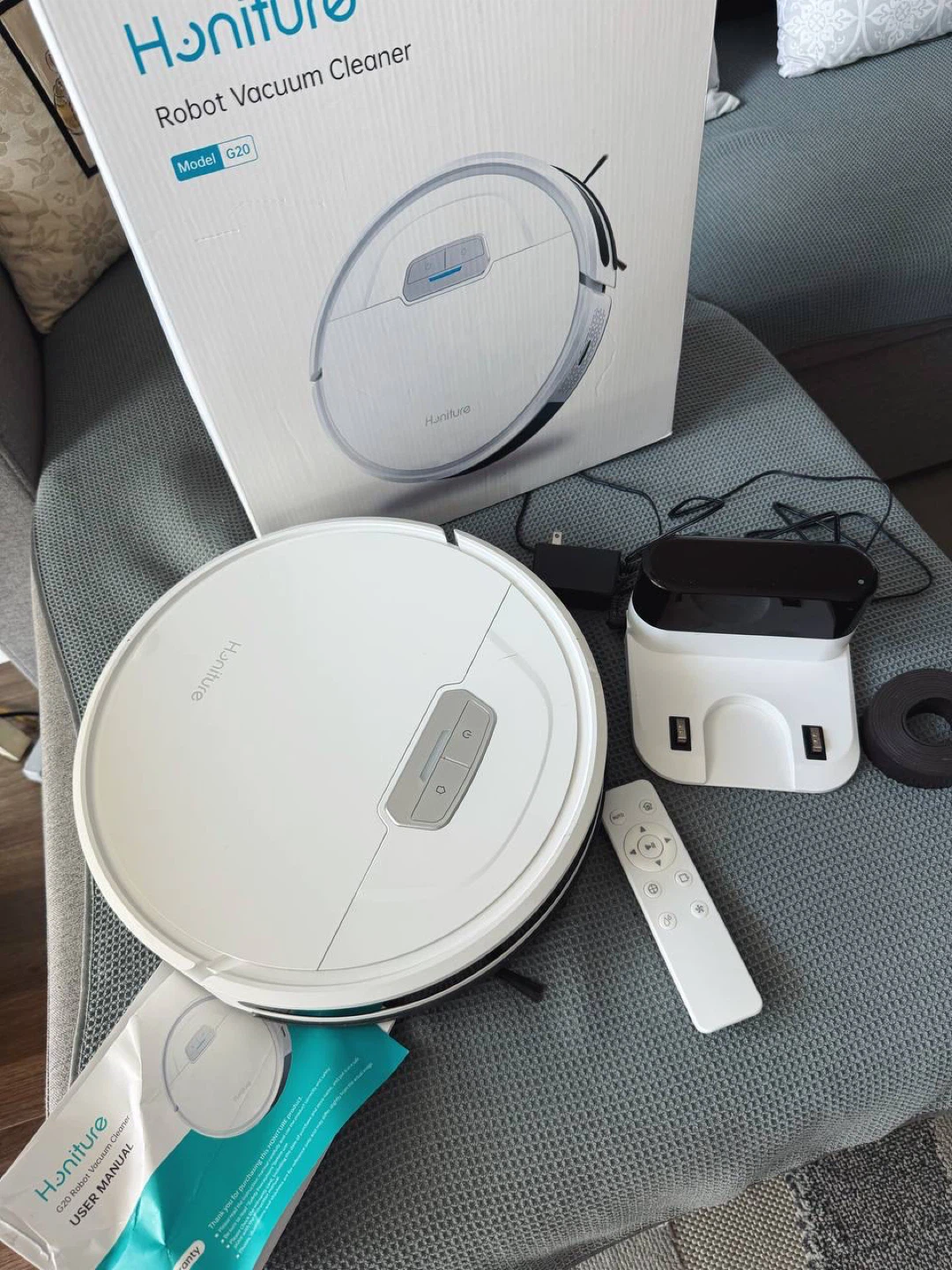 Robot Vacuum & Mop — Like New! - photo 2