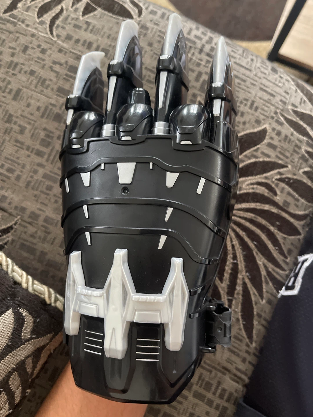 Black Panther Claw Toy Gauntlet