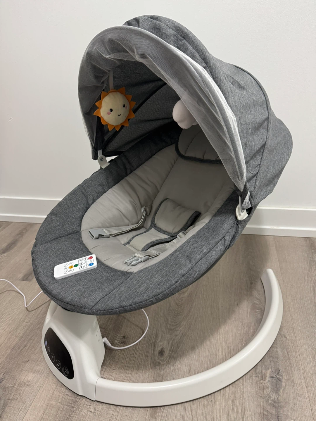 Suureks Baby Swing – Like New Condition - photo 5