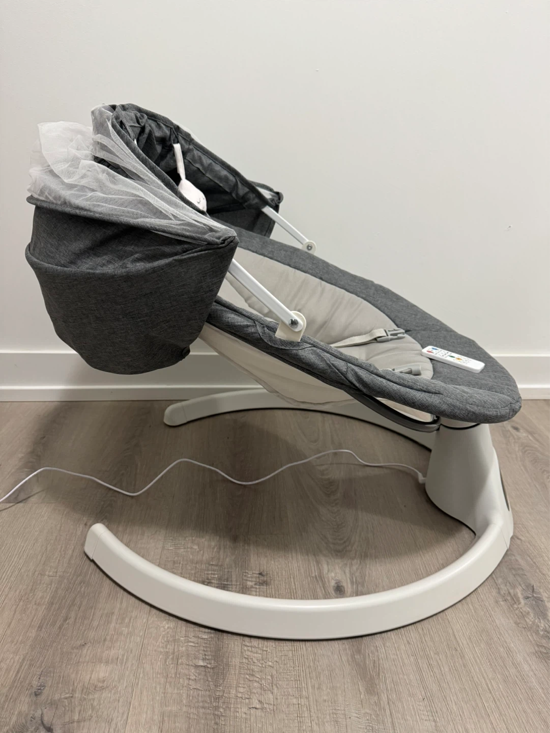 Suureks Baby Swing – Like New Condition - photo 3