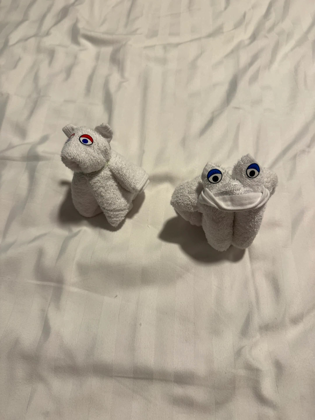 White Towel Animals (Bear & Frog)