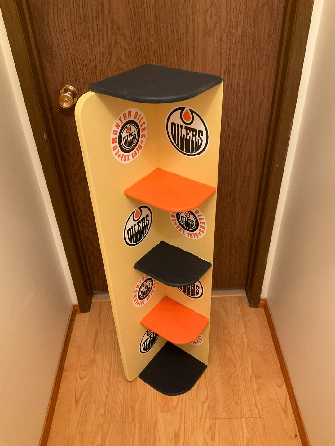 Edmonton Oilers Corner Shelf Unit - photo 3