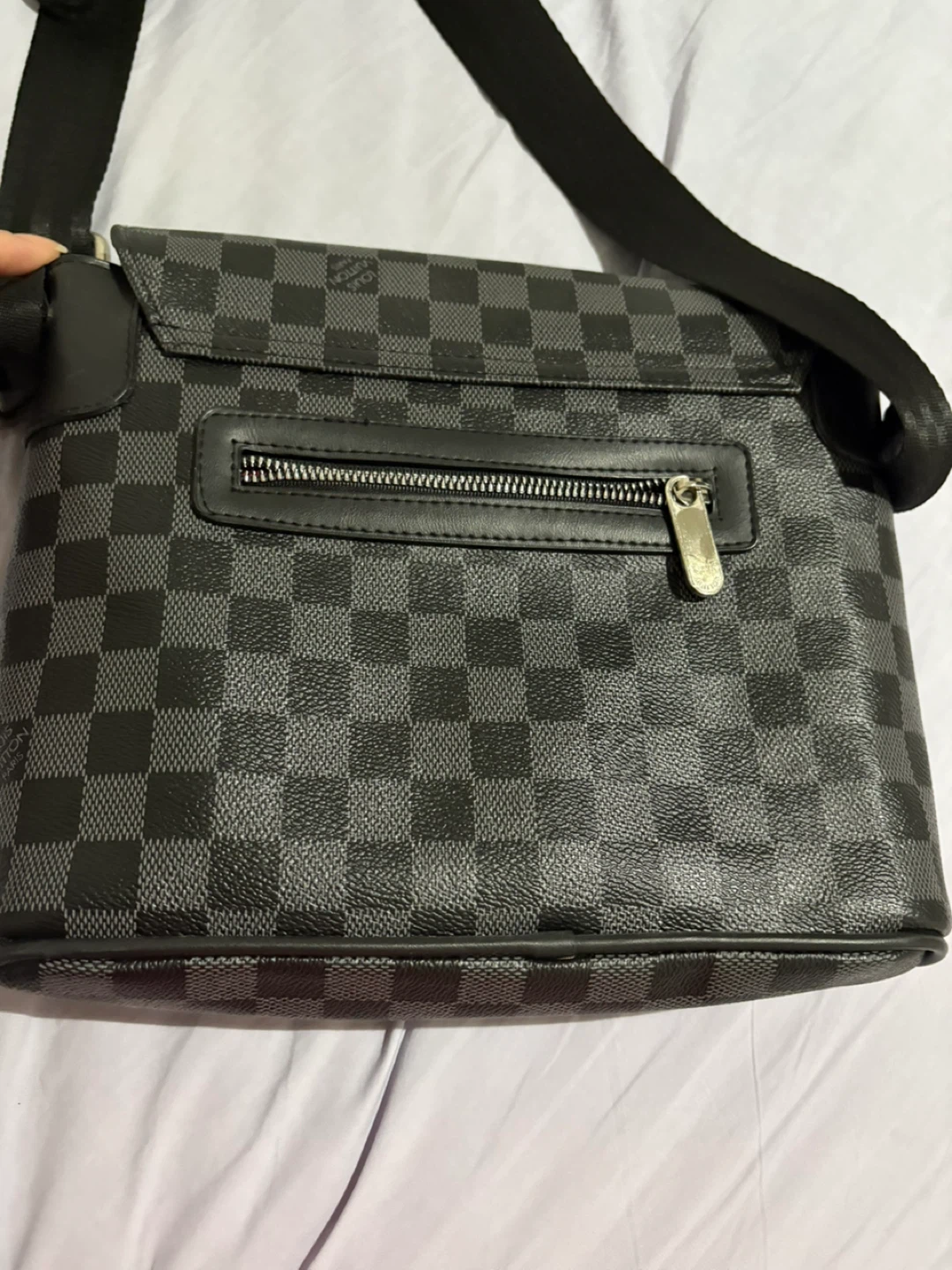 Louis Vuitton Damier Ebene Messenger Bag - photo 3