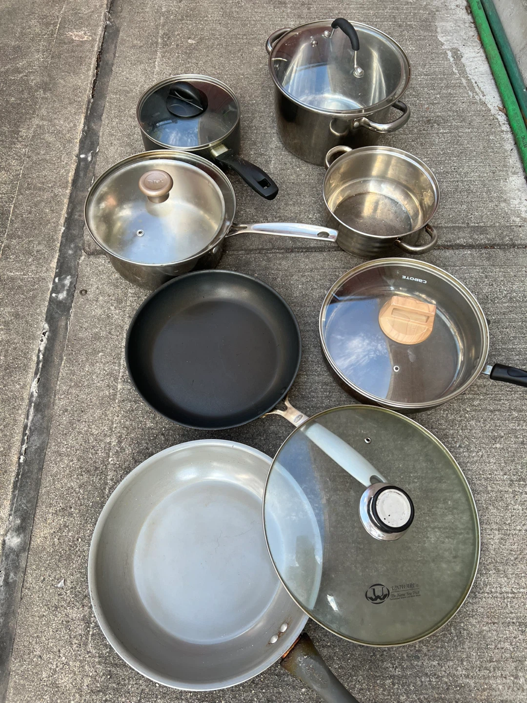 Cookware Set - Pots and Pans