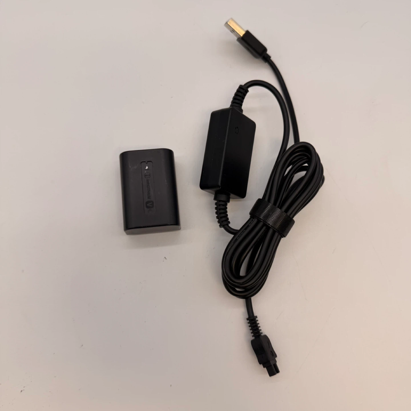 Sony Handycam DCR-SX65 Camcorder 4GB 70x Zoom Zeiss - photo 2