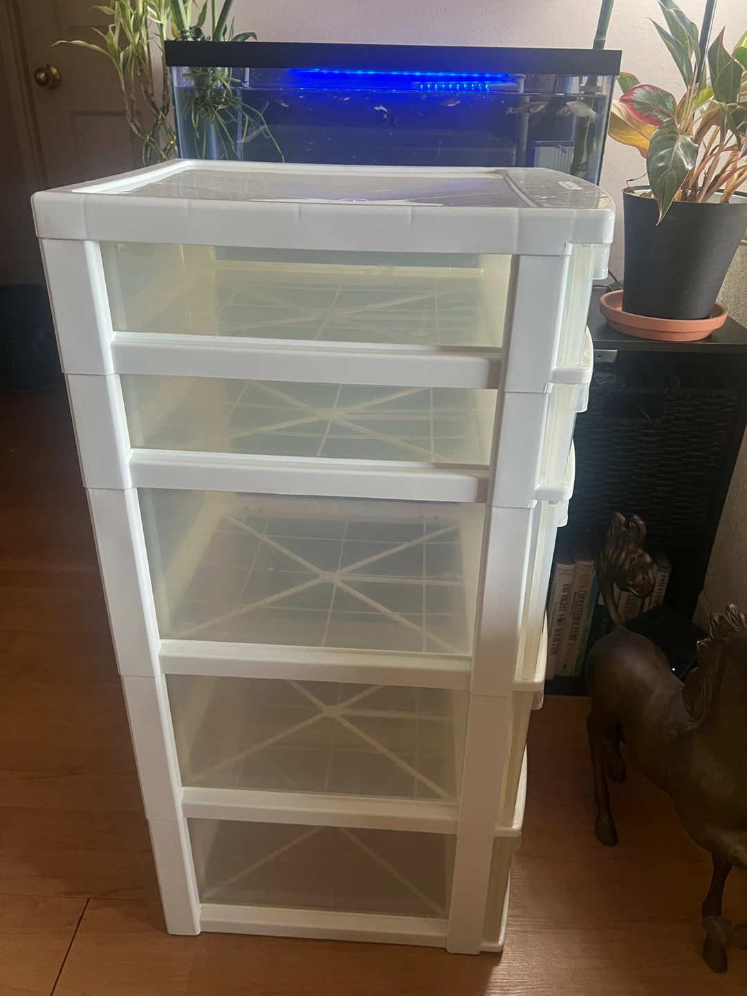 White 5-Drawer Plastic Storage Unit - photo 3