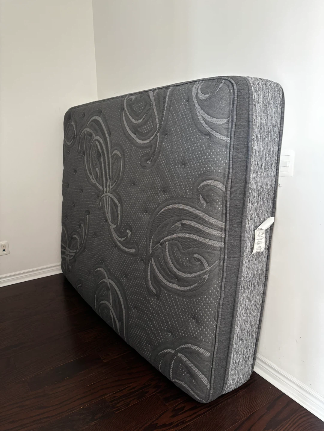 Queen Beautyrest Mattress – Like New – Clean & Protected - photo 2