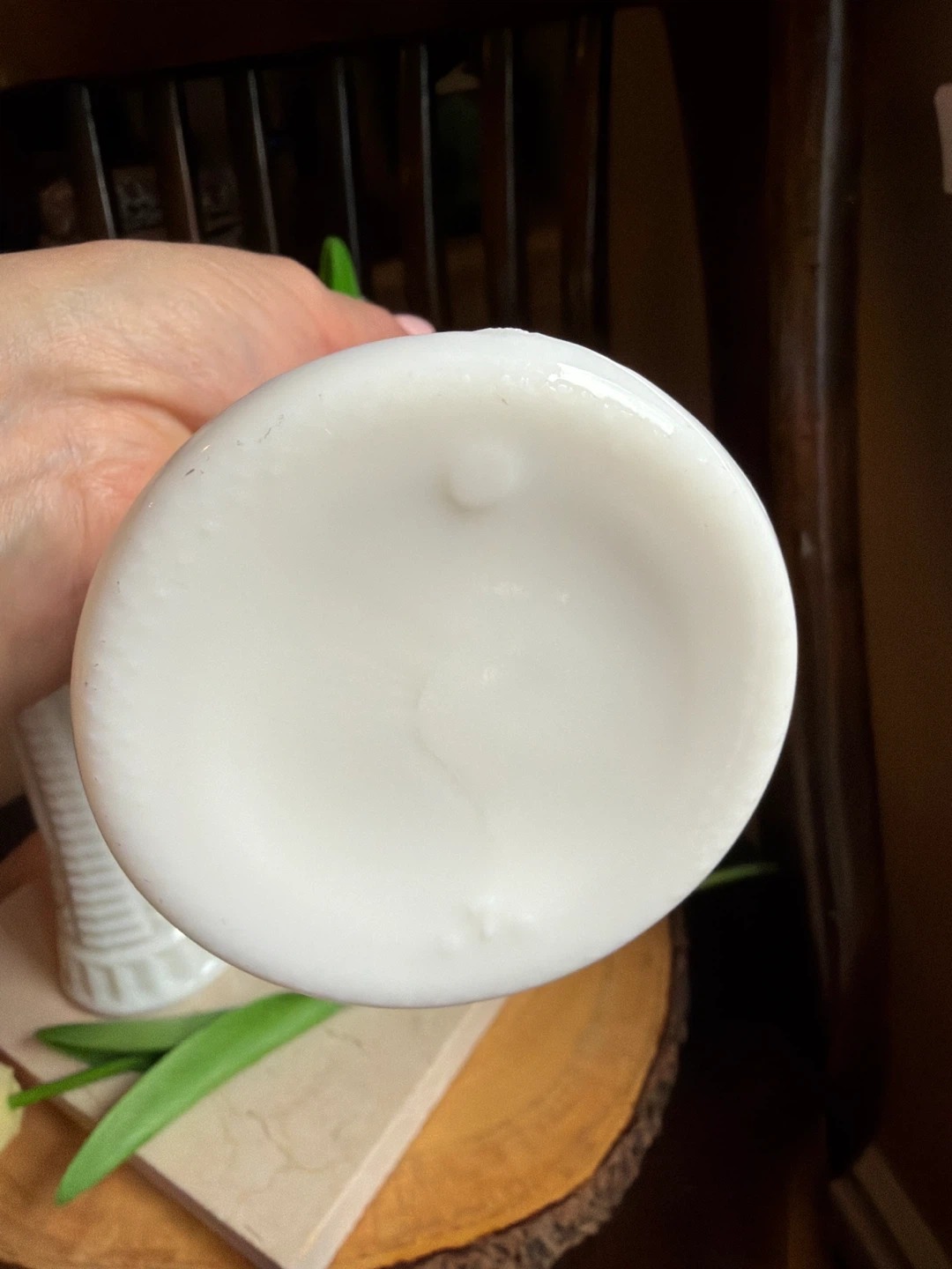 Pair of Vintage Anchor Hocking Milk Glass Bud Vases - photo 5