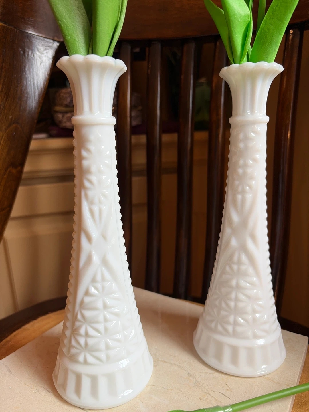 Pair of Vintage Anchor Hocking Milk Glass Bud Vases - photo 2