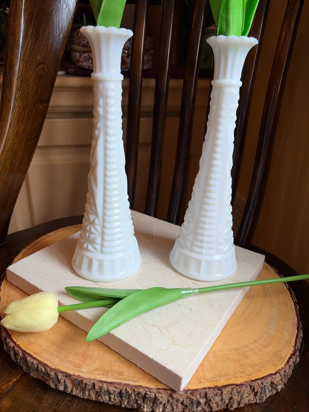 Pair of Vintage Anchor Hocking Milk Glass Bud Vases - photo 3