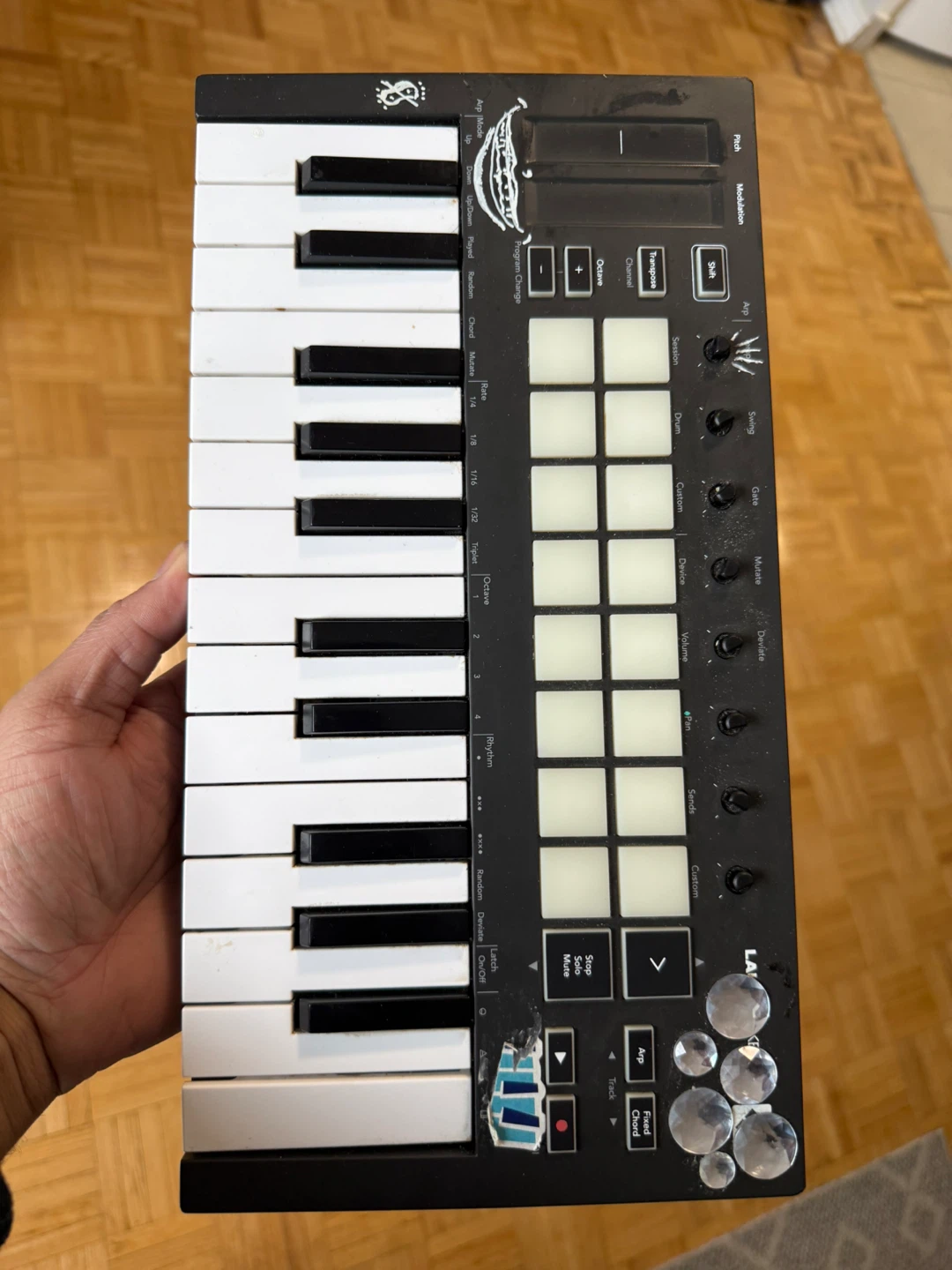 Novation Launchkey Mini MIDI Keyboard Controller - photo 4