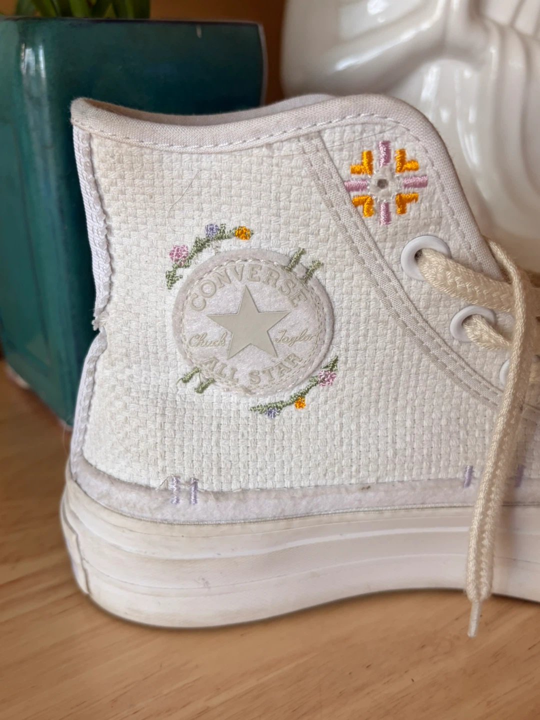 Chuck Taylor All Star Platform Embroidery 🌸🌼
