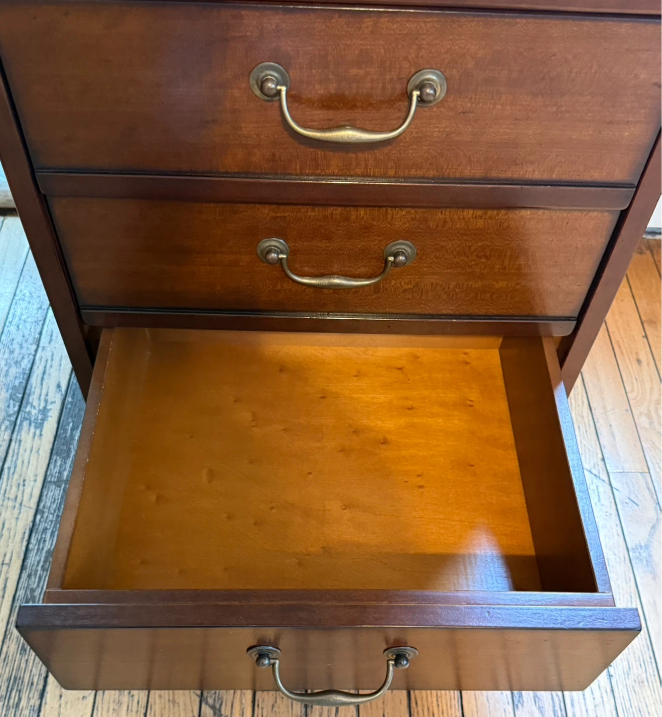 French-Made Solid Wood Cabinet – Quality Piece 🇫🇷 - photo 5