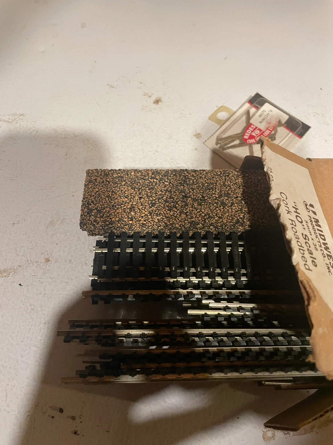 Midwest Cork Roadbed & Track Pieces - Model trains - photo 2
