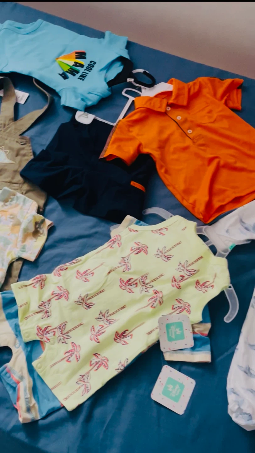OshKosh B'gosh & Various Baby Clothes Bundle - photo 3