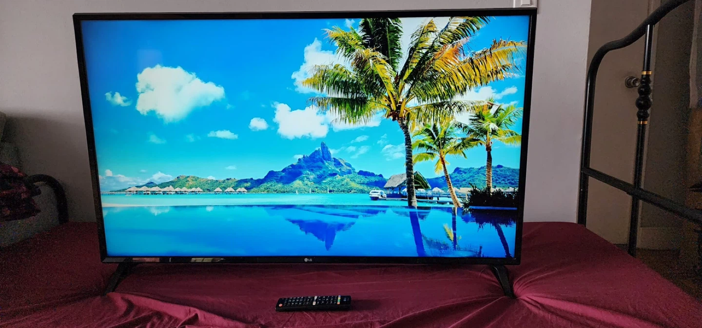 LG 49UK6300BUB 49-inch 4K UHD HDR Smart TV