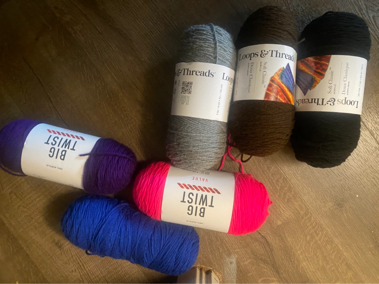 Loops & Threads and Big Twist Acrylic Yarn Bundle - photo 3