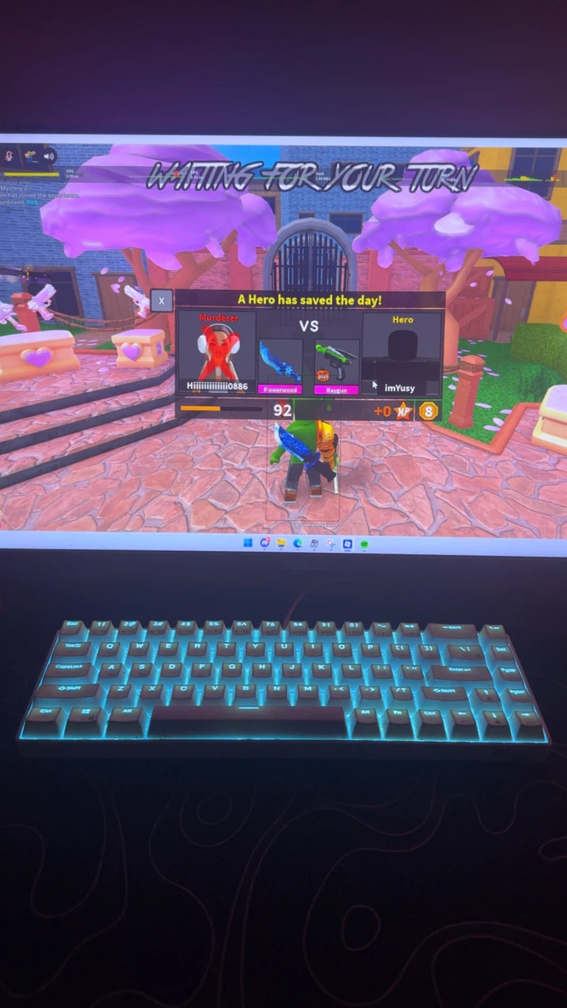 RTX 4060 gaming pc plus 180hz monitor - photo 2