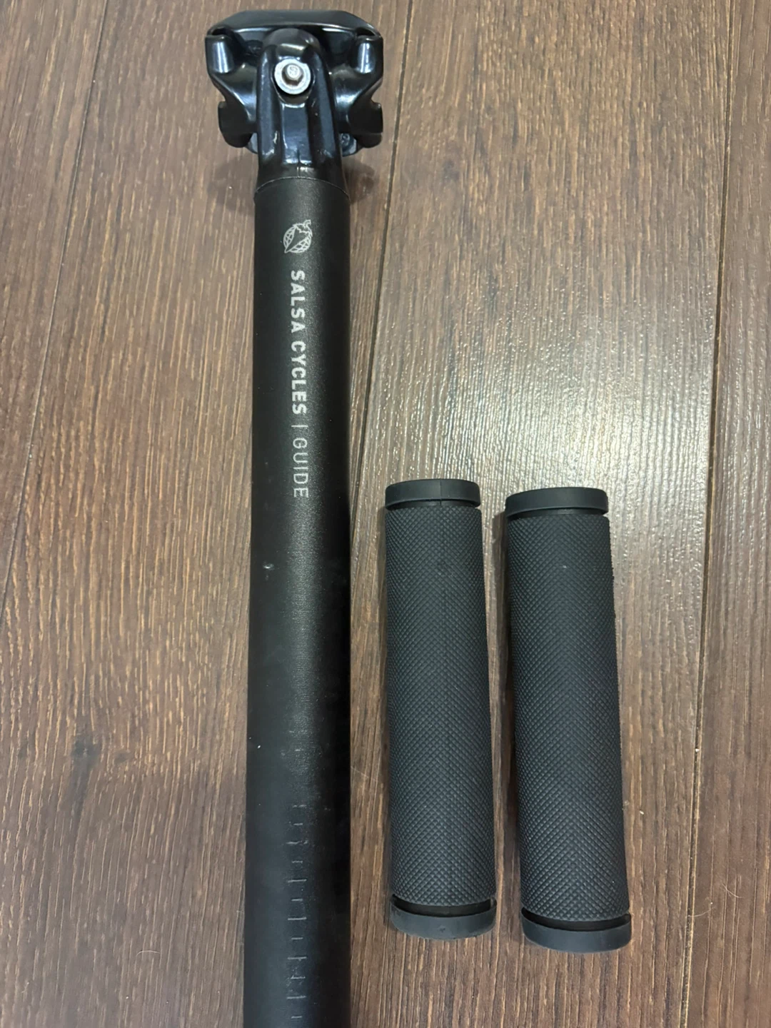 Bike seat posts with free hand grips - photo 2