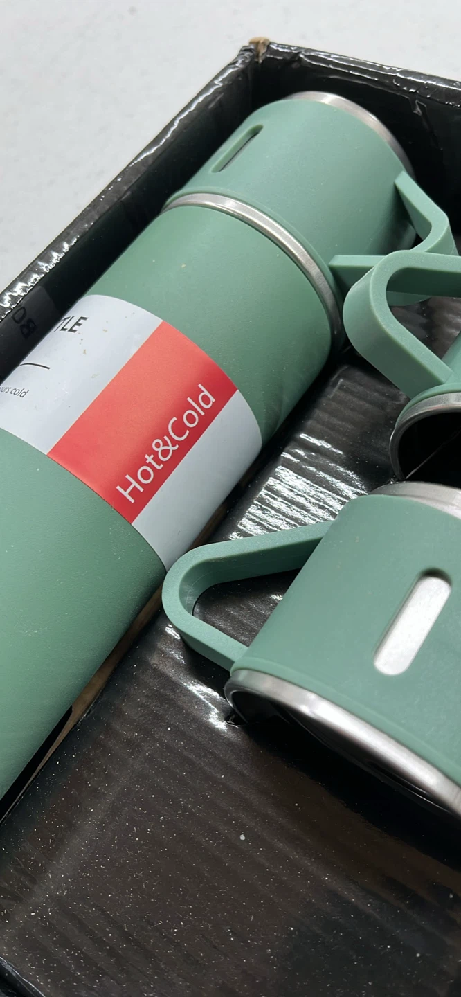Green Vacuum Flask Set with 2 Mugs - photo 5