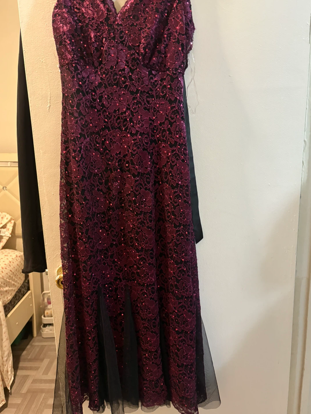 Women's Purple Lace Formal Gown - photo 2