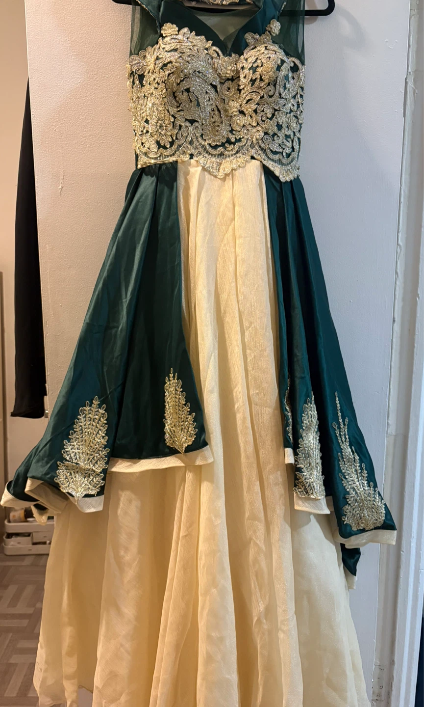 Emerald Green & Gold Formal Gown - photo 2