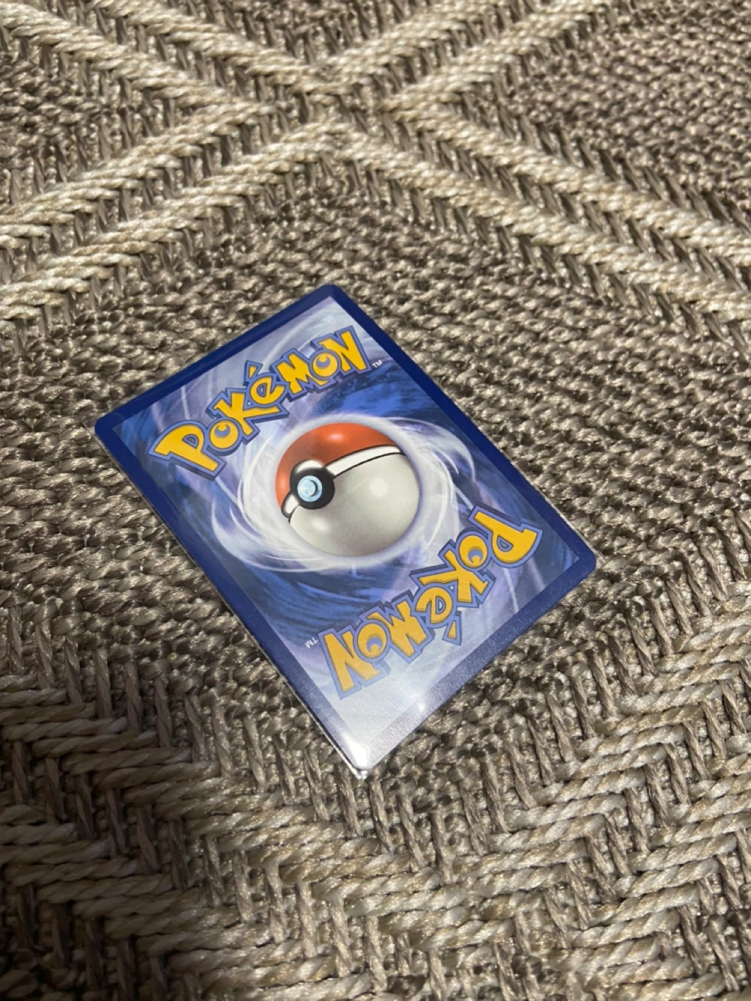 Jolteon Pokemon Card 135/165 - photo 2