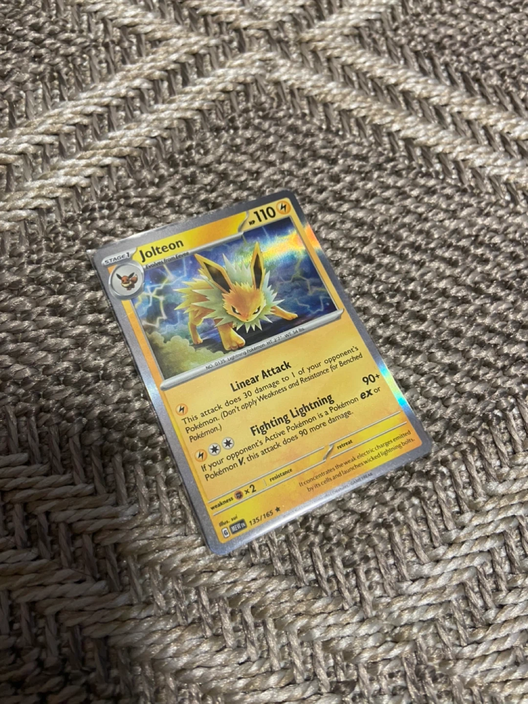 Jolteon Pokemon Card 135/165