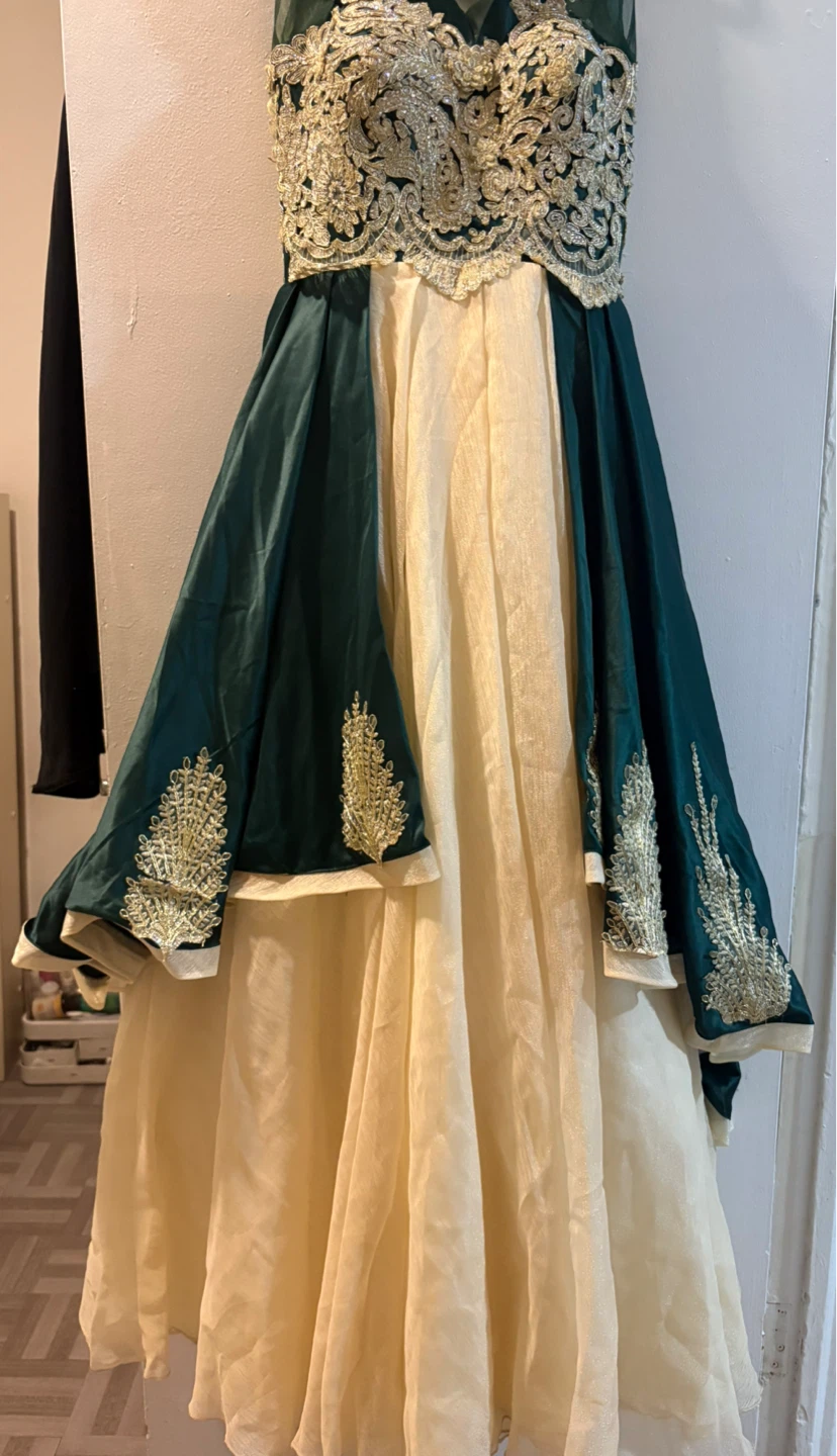 Emerald Green & Gold Formal Gown - photo 3