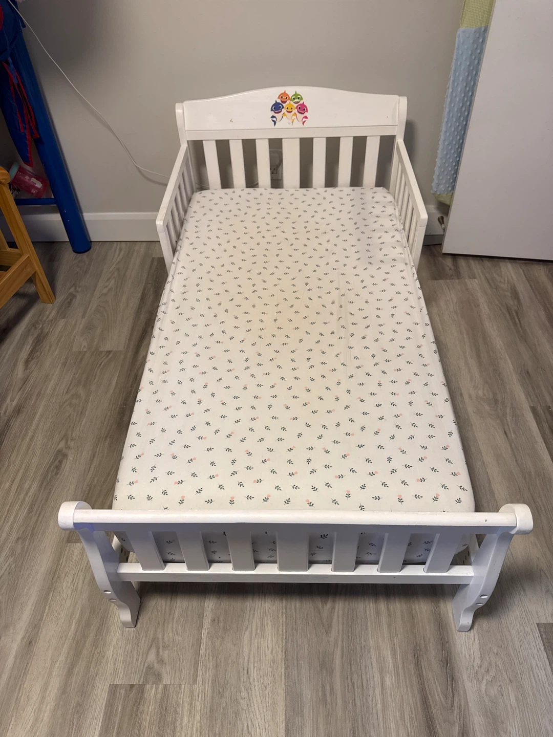 White Toddler Bed with Mattress - photo 2
