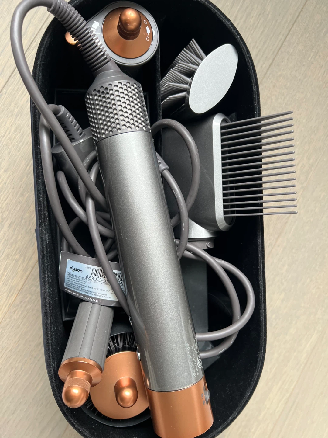 Dyson Airwrap multi Styler complete long curly hair