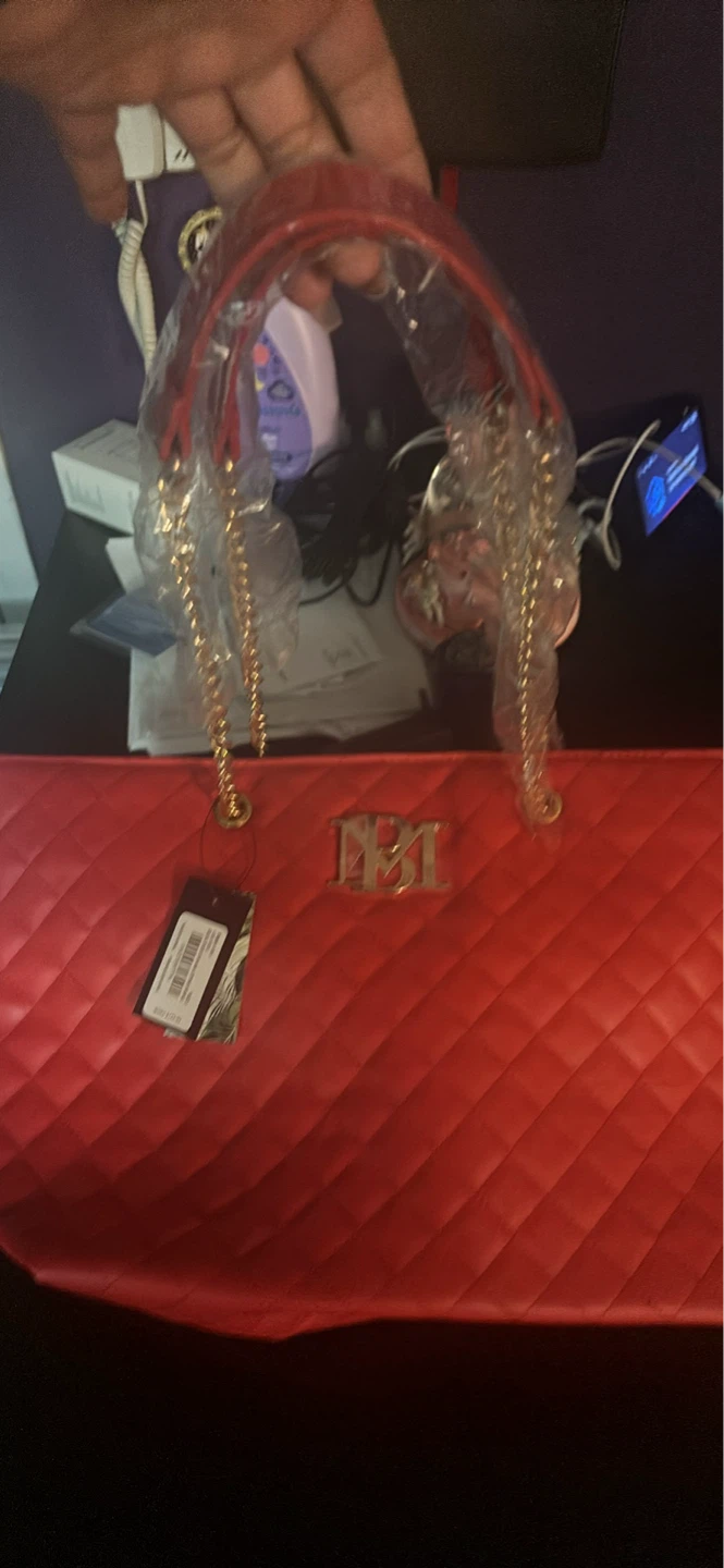 Badgley mishka red Quilted Tote Bag with Gold Chain Detail - photo 2