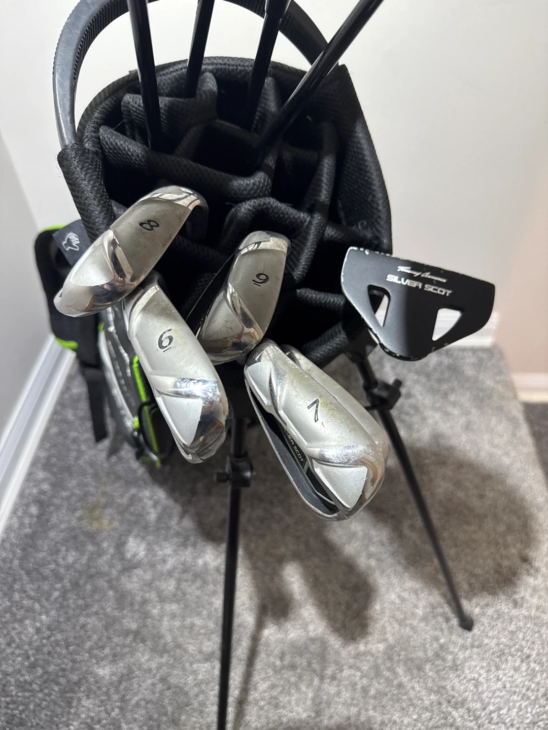 Tommy Armour Bag & Clubs - photo 3