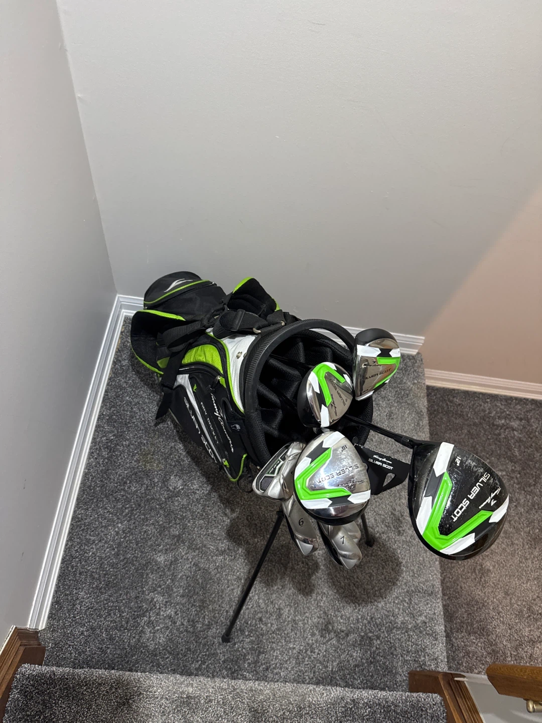 Tommy Armour Bag & Clubs - photo 5