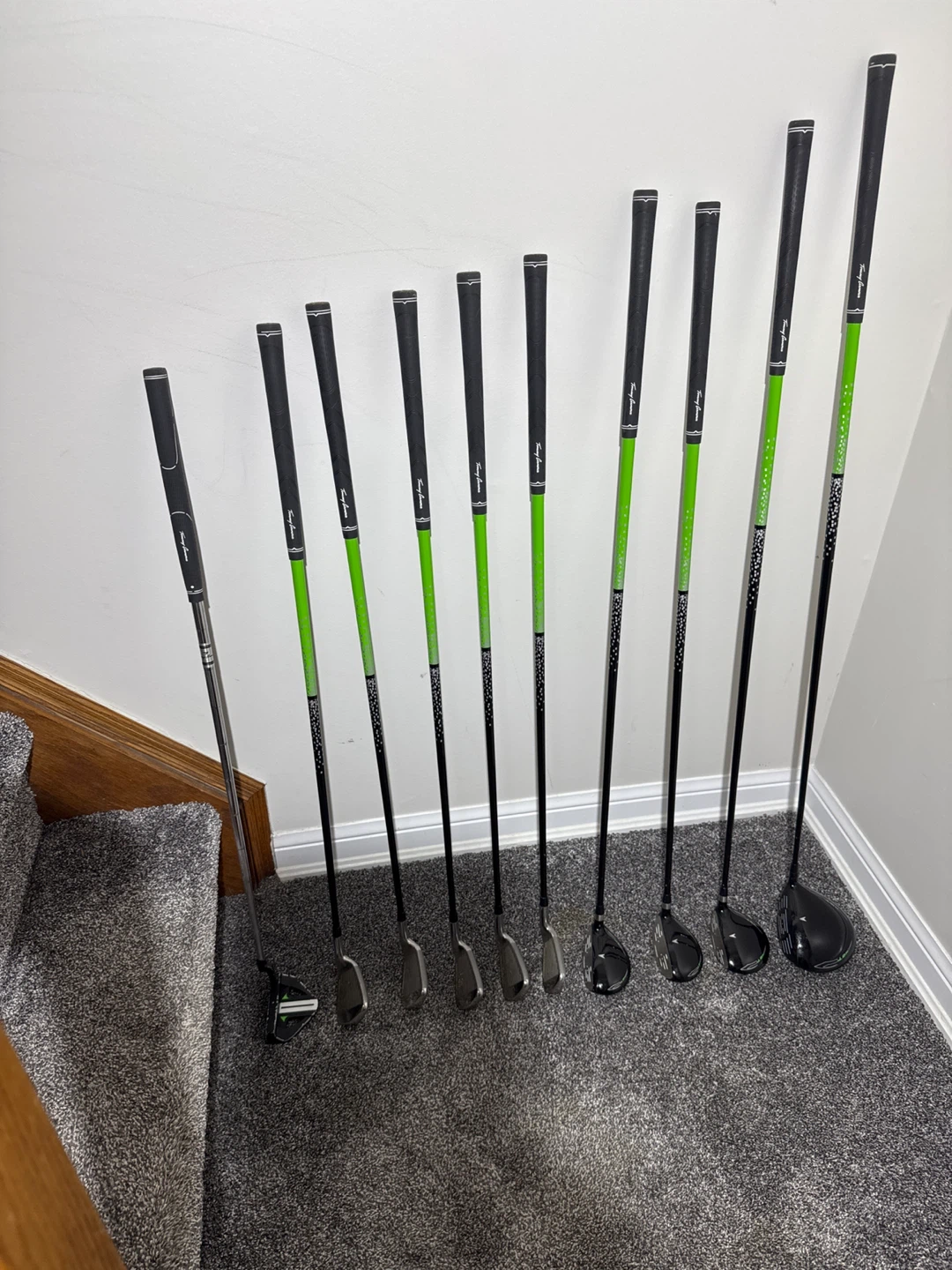 Tommy Armour Bag & Clubs - photo 2